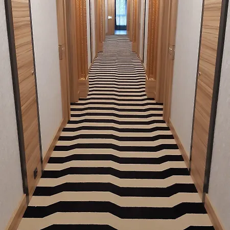 Hotel Rox 2*