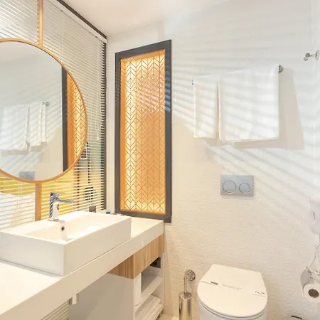 Rox Hotell 2*
